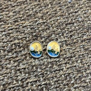 Madewell Gold and Pearl Floral Earrings studs